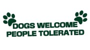 naklejka-dogs-welcome-people-tolerated-ciemny-zielony.jpg