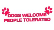 naklejka-dogs-welcome-people-tolerated-rozowa-neon.jpg