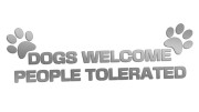 naklejka-dogs-welcome-people-tolerated-srebrna.jpg
