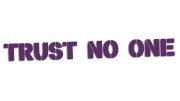 naklejka-trust-no-one-fioletowa.jpg