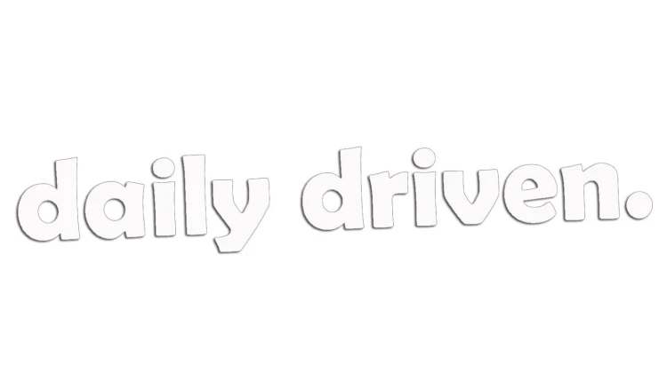 naklejka-daily-driven-biala.jpg