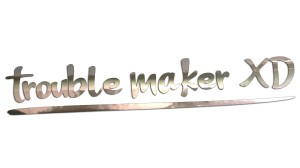 Naklejka TROUBLE MAKER XD - kolory - chrom