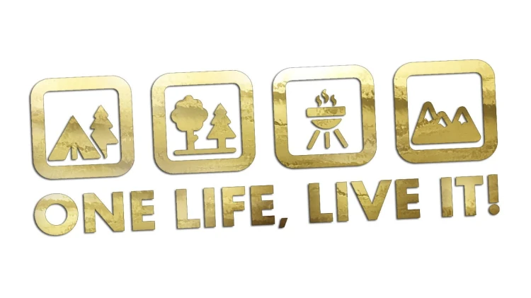 Naklejka One Life Live It - camping las grill góry - wlepka na kampera i auto terenowe złoty chrom