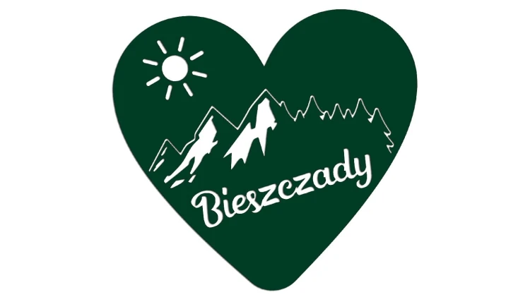 naklejka-bieszczady-serce-gory-las-ciemny-zielony.jpg