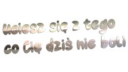 naklejka-uciesz-sie-z-tego-co-cie-dzis-nie-boli-chrom.jpg