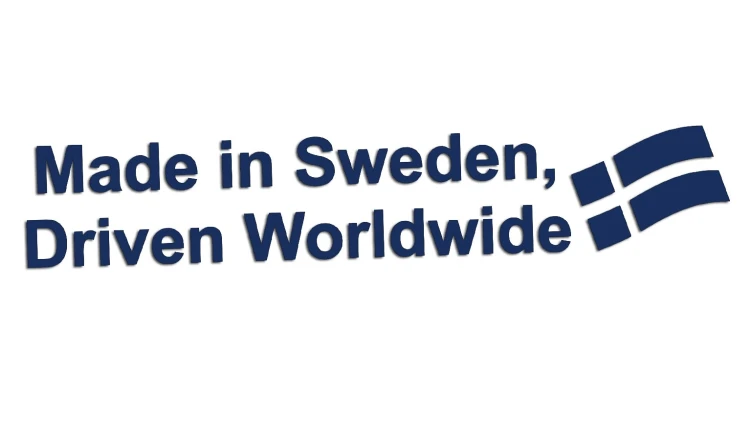 naklejka-made-in-sweden-driven-worldwide-granatowa.jpg
