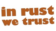 naklejka-in-rust-we-trust-brazowa.jpg