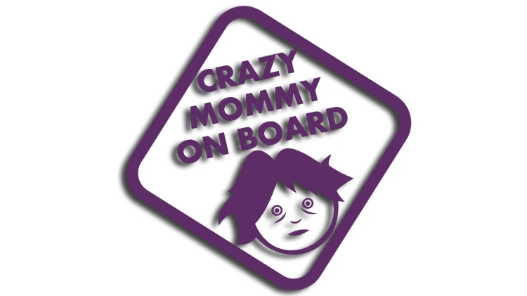 naklejka crazy mommy on board fioletowa.jpg